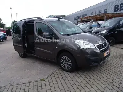 Gebraucht Peugeot TePee Active 99 PS (72 kW) 2016 Moka/metallic Van / Kleinbus
