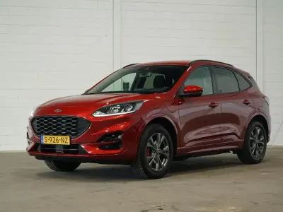 Gebraucht Ford Kuga ST-Line 224 PS (164 kW) 2023 Rot SUV
