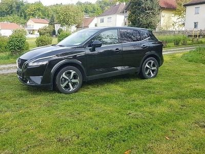 Gebraucht Nissan Qashqai N-Connecta 140 PS (102 kW) 2022 Schwarz SUV