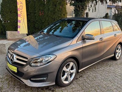 Grau Gebraucht 2015 Mercedes B180 Van / Kleinbus | 10.750 € (Fairer Preis)
