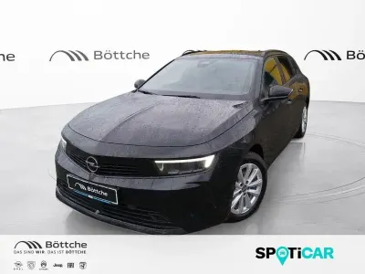 Neu Opel Astra Edition 131 PS (96 kW) 2025 Lackierung schwarz perla nera/typ aussenverkleidung metallic perlmutt Kombi