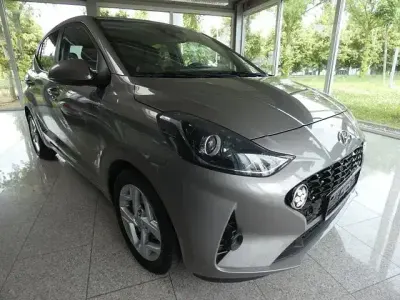 Gebraucht Hyundai i10 Edition 30 67 PS (49 kW) 2022 Brass Kleinwagen