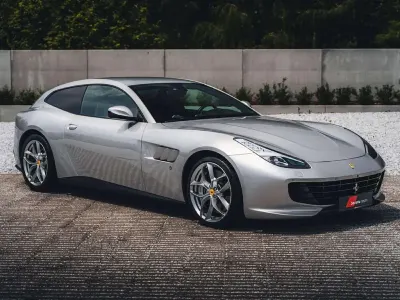 Gebraucht Ferrari GTC4Lusso 610 PS (448 kW) 2017 Grau Kombi