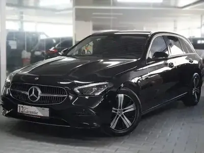 Gebraucht Mercedes C200 163 PS (119 kW) 2023 Schwarz Limousine