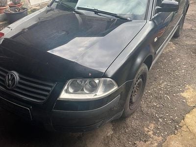Gebraucht VW Passat 131 PS (96 kW) 2003 Schwarz Kombi