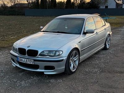 Silber Gebraucht 2003 BMW 330 M Sport Limousine | 12.000 €