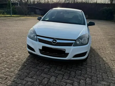 Gebraucht Opel Astra 90 PS (66 kW) 2009 Weiß Limousine