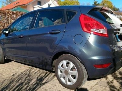 Usata Ford Fiesta Trend 82 CV (60 kW) 2011 Grigio Berlina