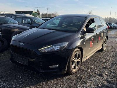 Schwarz Gebraucht 2018 Ford Focus Kombi | 8.950 € (Fairer Preis)