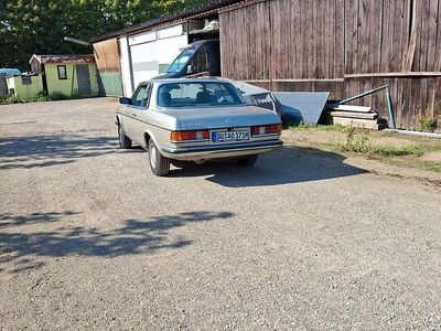 Silber Gebraucht 1985 Mercedes 230 Coupé | 7.500 €