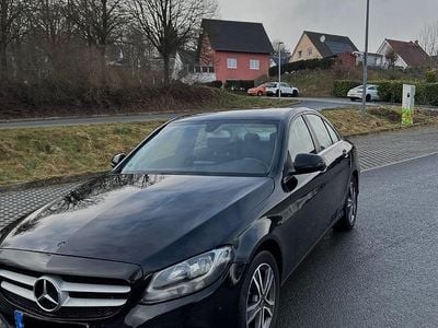 Gebraucht Mercedes C180 116 PS (85 kW) 2016 Schwarz Limousine