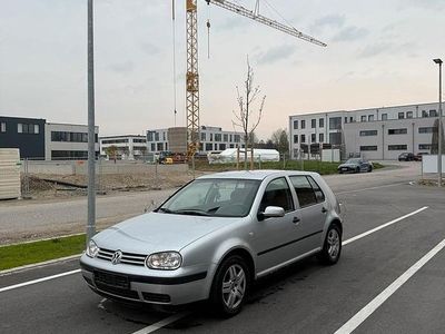 Usata VW Golf IV 101 CV (74 kW) 2002 Berlina