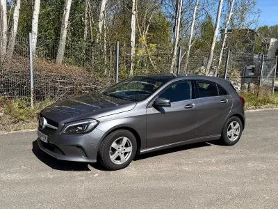 Gebraucht Mercedes A180 116 PS (85 kW) 2018 Grau Limousine