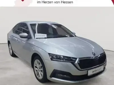Gebraucht Skoda Octavia Ambition 150 PS (110 kW) 2022 Brillantsilber metallic Limousine