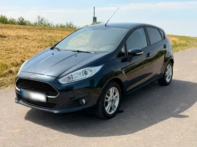 Gebraucht Ford Fiesta Celebration 80 PS (58 kW) 2017 Blau Kleinwagen