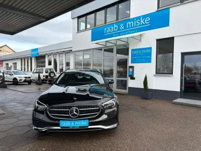Gebraucht Mercedes E200 Avantgarde 197 PS (144 kW) 2021 Schwarz Limousine