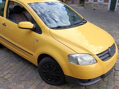 Gelb Gebraucht 2005 VW Fox Kleinwagen | 1.400 € (Etwas zu teuer)