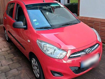 Gebraucht Hyundai i10 65 PS (47 kW) 2012 Rot Kleinwagen