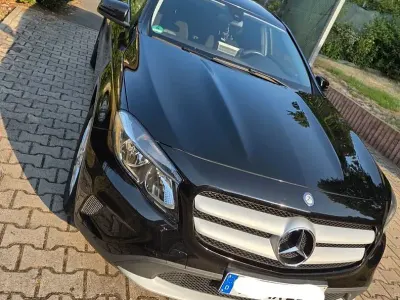 Gebraucht Mercedes GLA180 122 PS (89 kW) 2016 Schwarz SUV