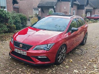 Rot Gebraucht 2018 Seat Leon ST CUPRA Kombi | 21.999 € (Etwas zu teuer)