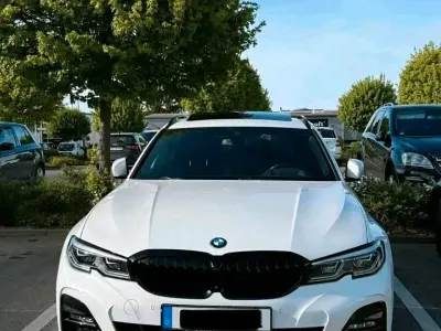 Gebraucht BMW 330e M Sport 292 PS (214 kW) 2021 Weiß Kombi