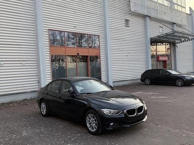 Gebraucht BMW 320 Comfort Edition 184 PS (135 kW) 2015 Schwarz Limousine
