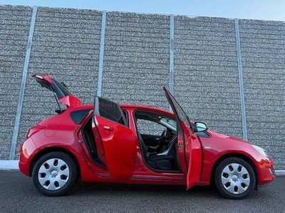 Gebraucht Opel Astra Design Edition 116 PS (85 kW) 2011 Rot Limousine