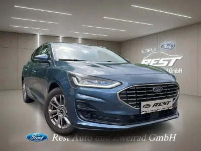 Gebraucht Ford Focus Titanium 155 PS (114 kW) 2023 Blau Limousine
