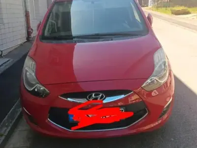 Gebraucht Hyundai ix20 90 PS (66 kW) 2014 Rot Kleinwagen