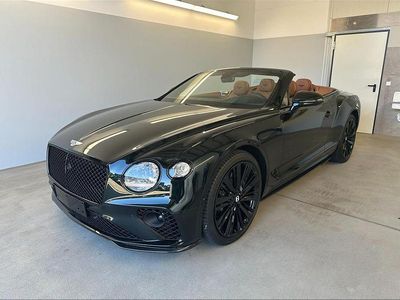 Usata Bentley Continental 659 CV (484 kW) 2024 Verde Cabrio
