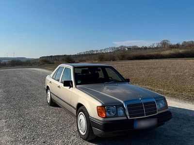 Gebraucht Mercedes E230 132 PS (97 kW) 1988 Limousine