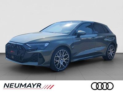 Neu Audi RS3 Sport 400 PS (294 kW) 2026 Grün Limousine