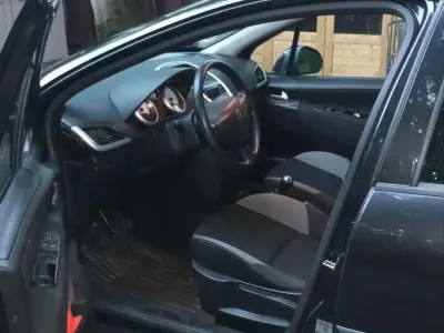 Gebraucht Peugeot 207 95 PS (69 kW) 2009 Schwarz Kombi
