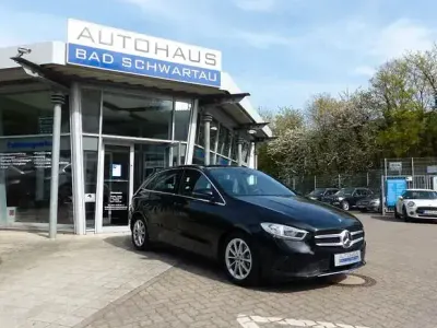 Gebraucht Mercedes B200 Progressive 163 PS (119 kW) 2019 Schwarz Van / Kleinbus