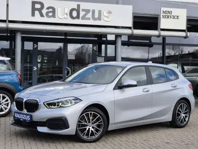 Gebraucht BMW 118 Advantage 150 PS (110 kW) 2021 Glaciersilber metallic Kleinwagen