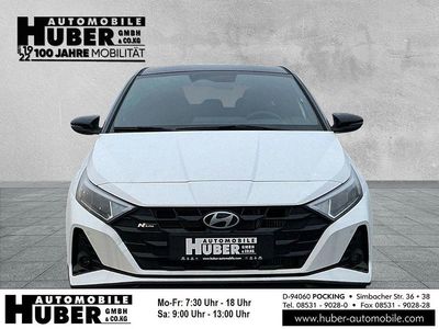 Schwarz metallic Neu 2025 Hyundai i20 N Line Limousine | 24.690 € (Fairer Preis)