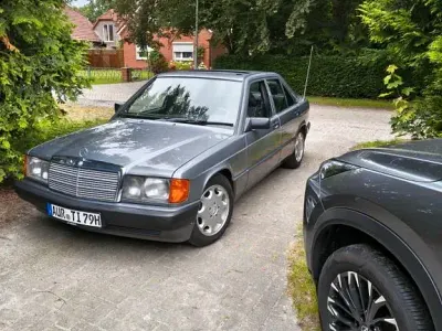 Gebraucht Mercedes 190 118 PS (86 kW) 1992 Grau Limousine