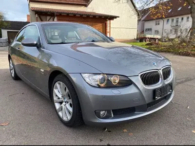 Gebraucht BMW 330 Comfort Edition 245 PS (180 kW) 2009 Grau Coupé