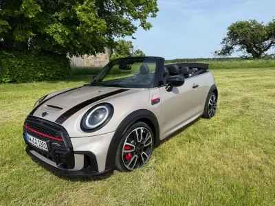 Używany Mini John Cooper Works Classic 231 KM (169 kW) 2024 Beżowy Hatchback
