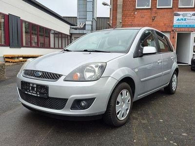 Grau Gebraucht 2008 Ford Fiesta Limousine | 2.300 € (Fairer Preis)