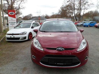 Gebraucht Ford Fiesta Titanium 97 PS (71 kW) 2011 Hot magenta Kleinwagen