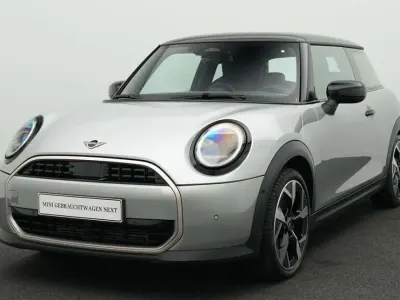 Occasion Mini Cooper Favoured 156 PK (114 kW) 2024 Grijs Hatchback