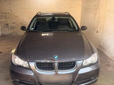Gebraucht BMW 320 163 PS (119 kW) 2006 Grau Kombi