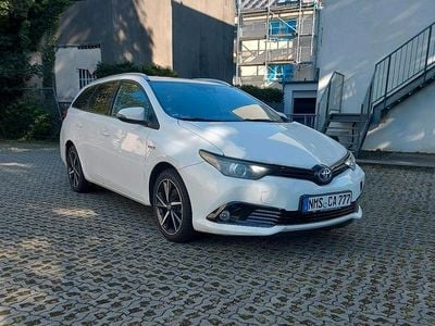 Toyota Auris Hybrid