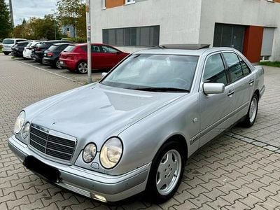 Mercedes E280