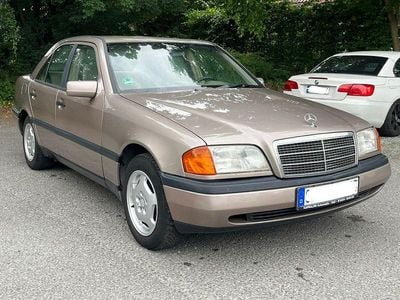 Gebraucht Mercedes C180 122 PS (89 kW) 1994 Beige Limousine