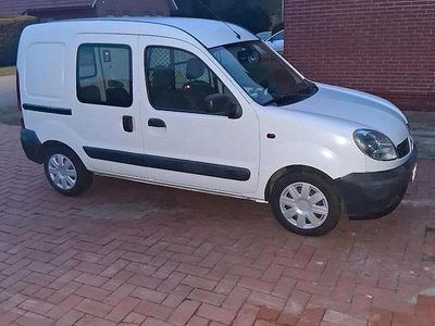 Weiß Gebraucht 2007 Renault Kangoo Limousine | 2.700 € (Teuer)