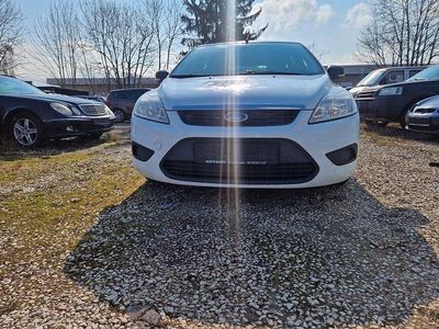 Gebraucht Ford Focus Ambiente 90 PS (66 kW) 2009 Weiß Limousine