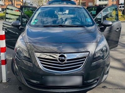 Begagnad Opel Meriva Selection 101 HK (74 kW) 2012 Grå Minibuss