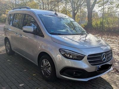 Gebraucht Mercedes T180 Progressive 131 PS (96 kW) 2023 Silber Van / Kleinbus
